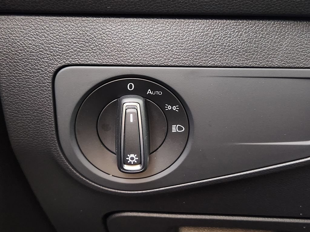 Used 2023 Volkswagen Tiguan SE FWD image 27