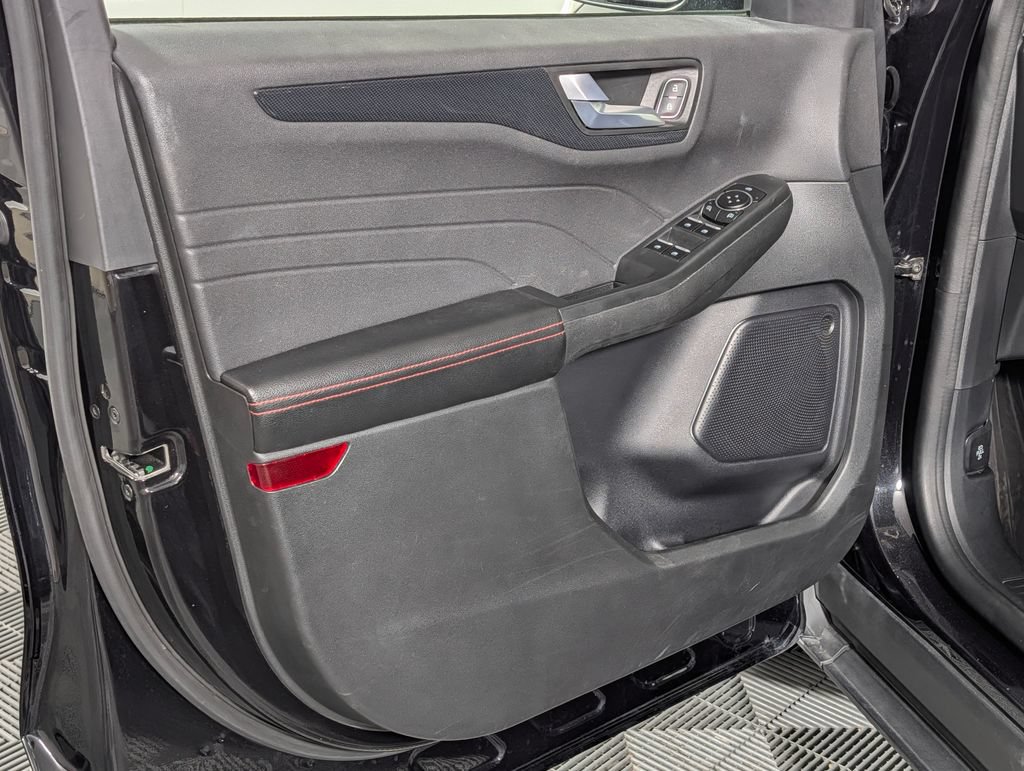 Certified 2023 Ford Escape ST-Line FWD image 25