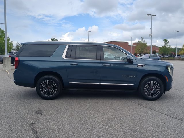 Used 2026 GMC Yukon XL Elevation AWD/4WD image 3