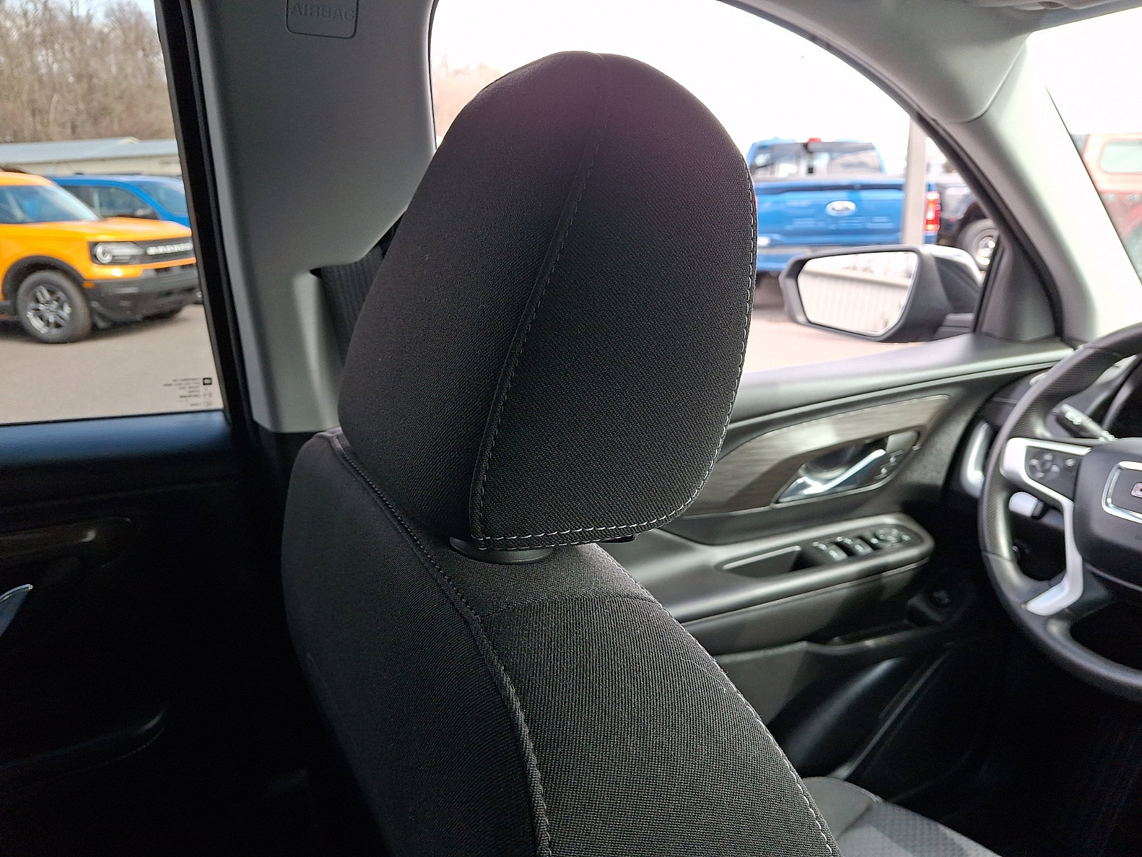 Used 2023 GMC Terrain SLE w/ Driver Convenience Package image 13