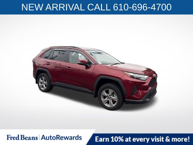 Used 2025 Toyota RAV4 XLE AWD/4WD image 1