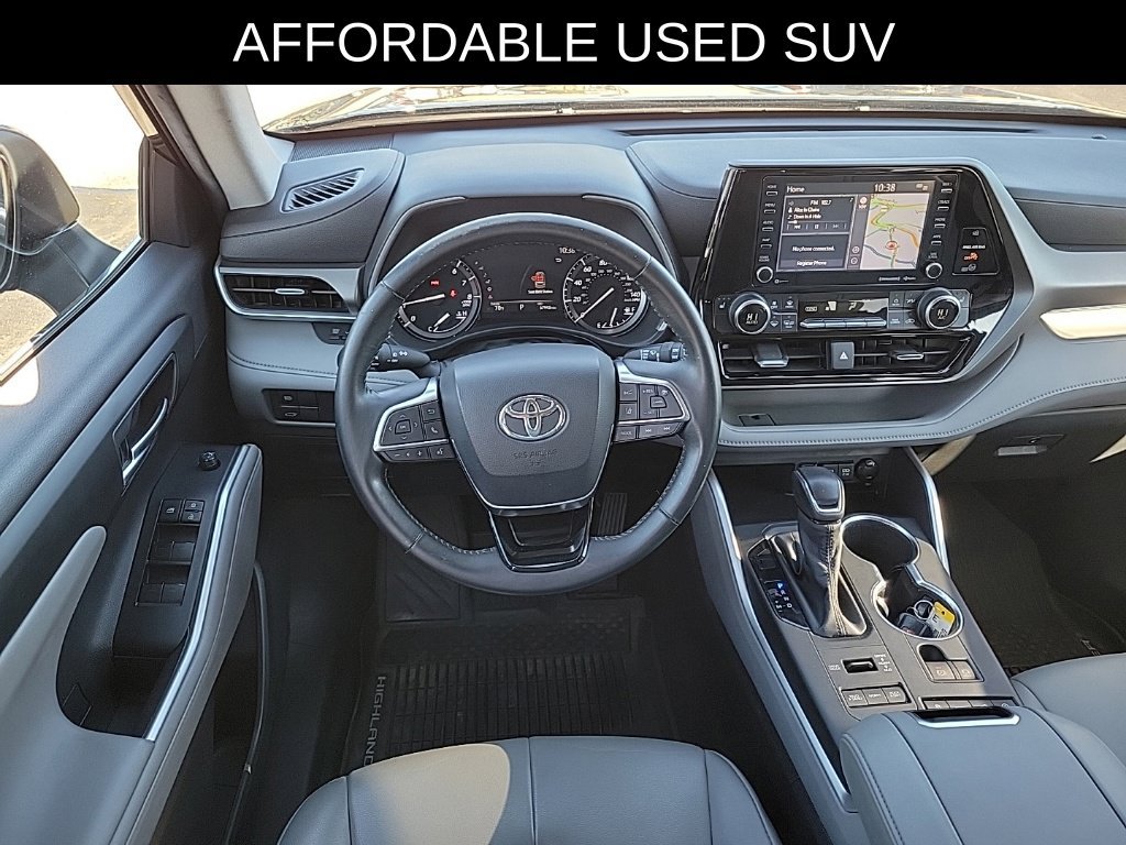 Used 2020 Toyota Highlander XLE AWD/4WD image 9