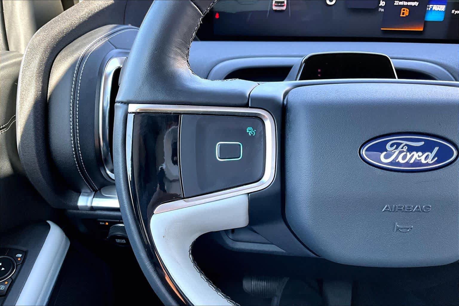 Certified 2025 Ford Expedition Platinum AWD/4WD image 24