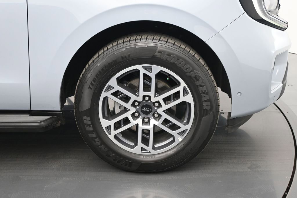 Certified 2025 Ford Expedition Max Active RWD image 26