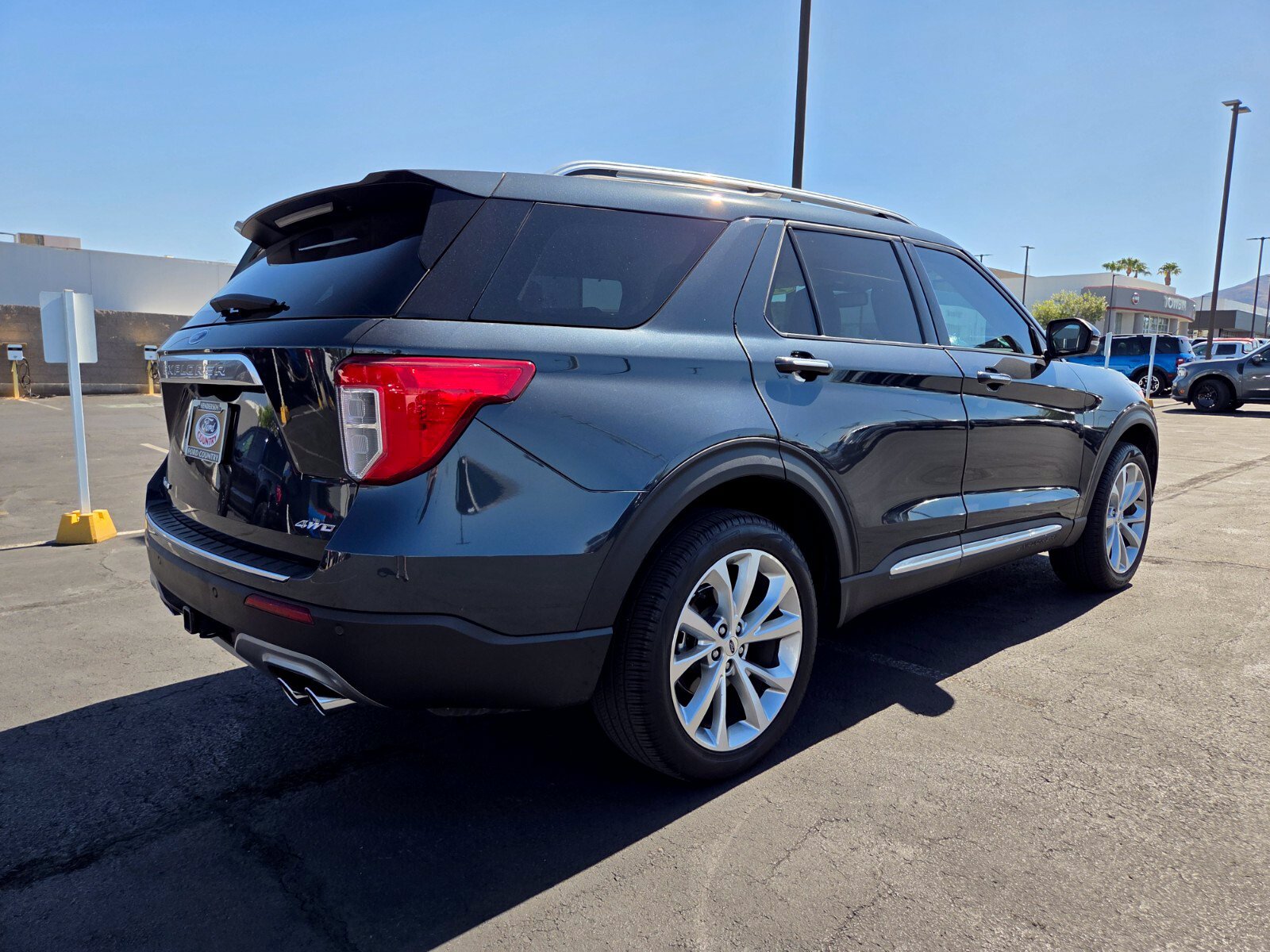 Certified 2023 Ford Explorer Platinum w/ Technology Package AWD/4WD image 6
