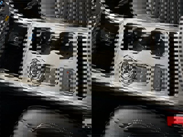 Certified 2024 Ford Edge SEL w/ Convenience Package image 11