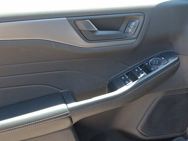 Certified 2023 Ford Escape Active AWD/4WD image 2