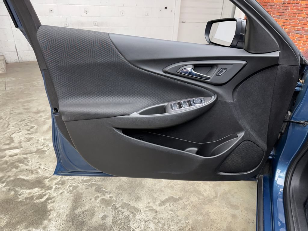 Used 2025 Chevrolet Malibu LT FWD image 8