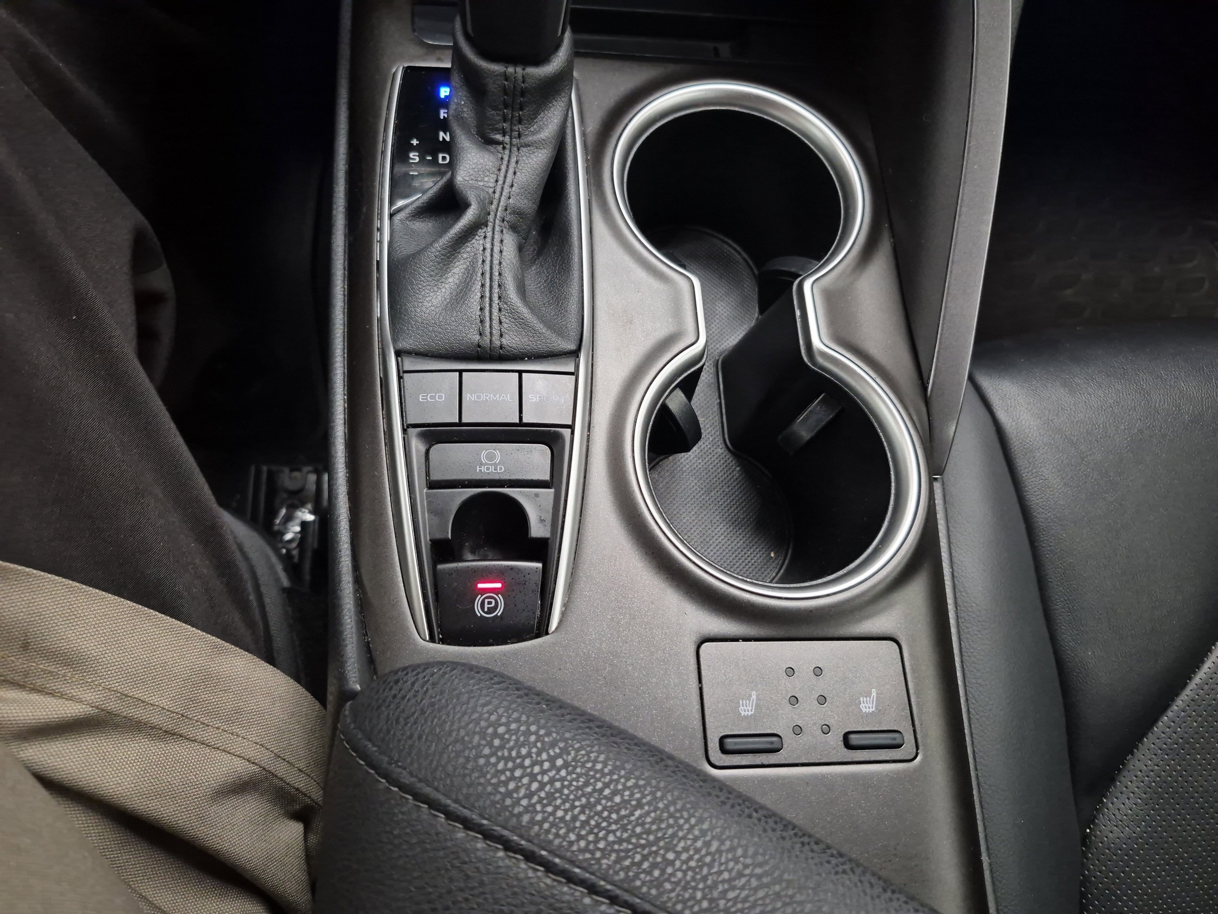 Used 2024 Toyota Camry XLE FWD image 29