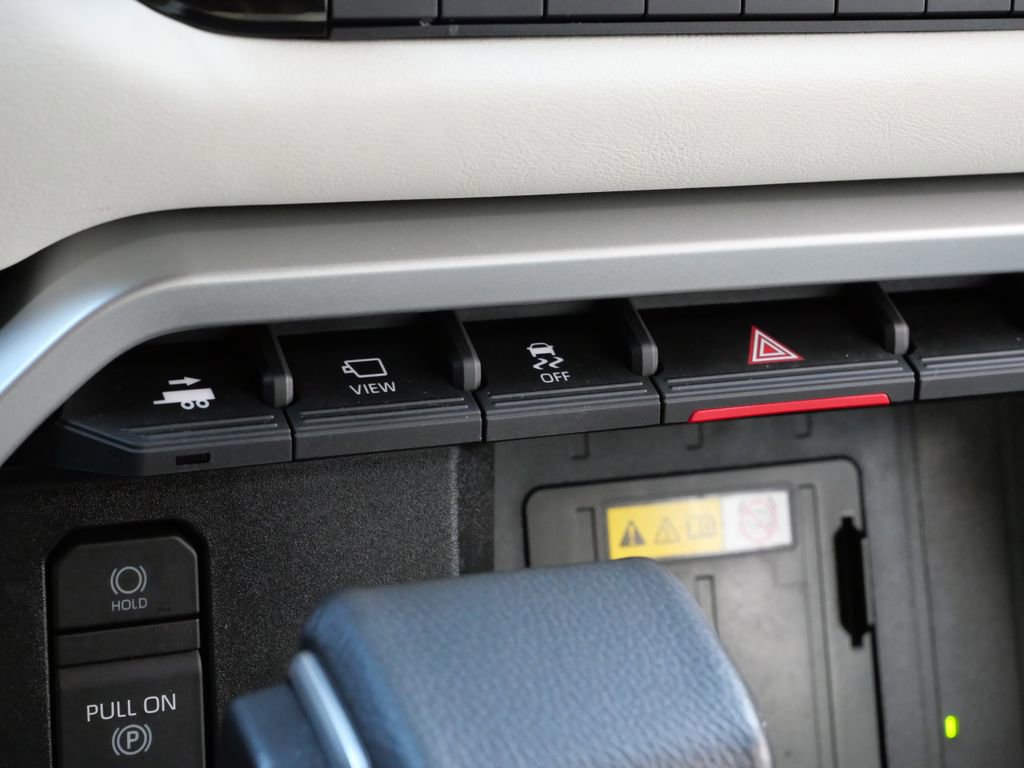 Used 2024 Toyota Sequoia Capstone AWD/4WD image 36