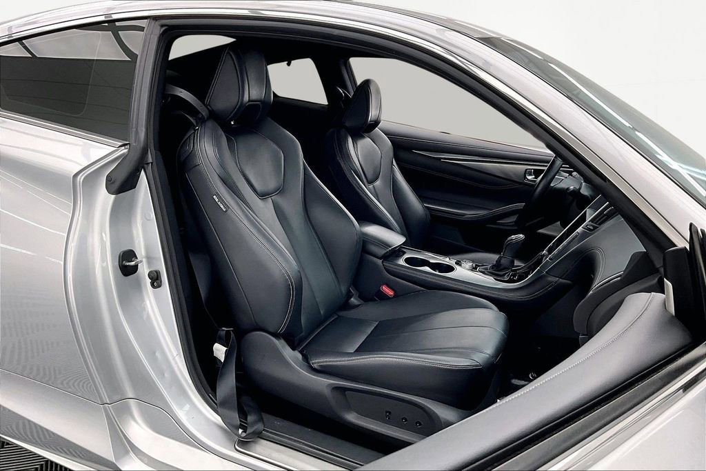 Used 2019 INFINITI Q60 3.0t Luxe w/ Essential Package image 9