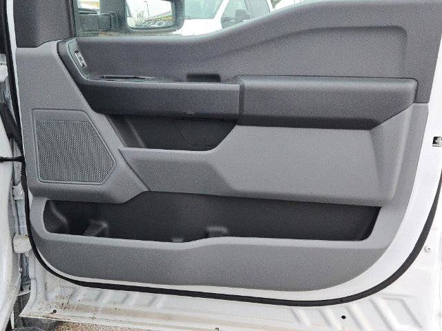 Certified 2024 Ford F250 XL w/ XL Chrome Package image 9