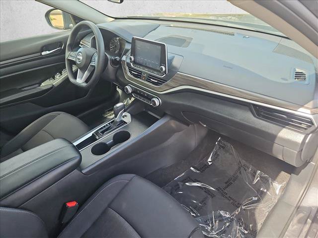Used 2025 Nissan Altima 2.5 SV FWD image 20