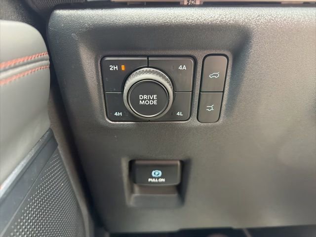 Certified 2025 Ford Expedition Active image 32