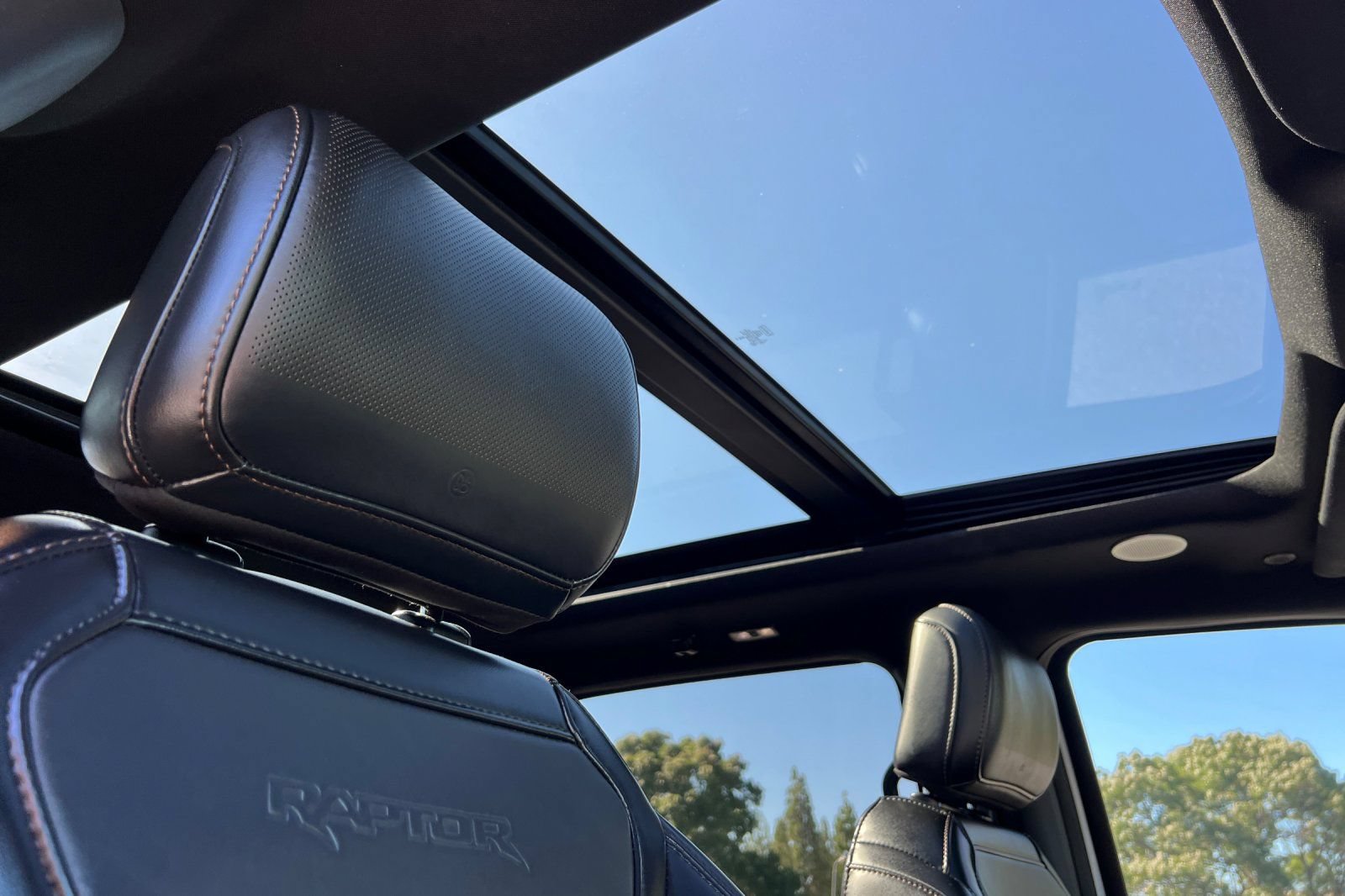 Certified 2023 Ford F150 Raptor w/ Raptor Carbon Fiber Package AWD/4WD image 18