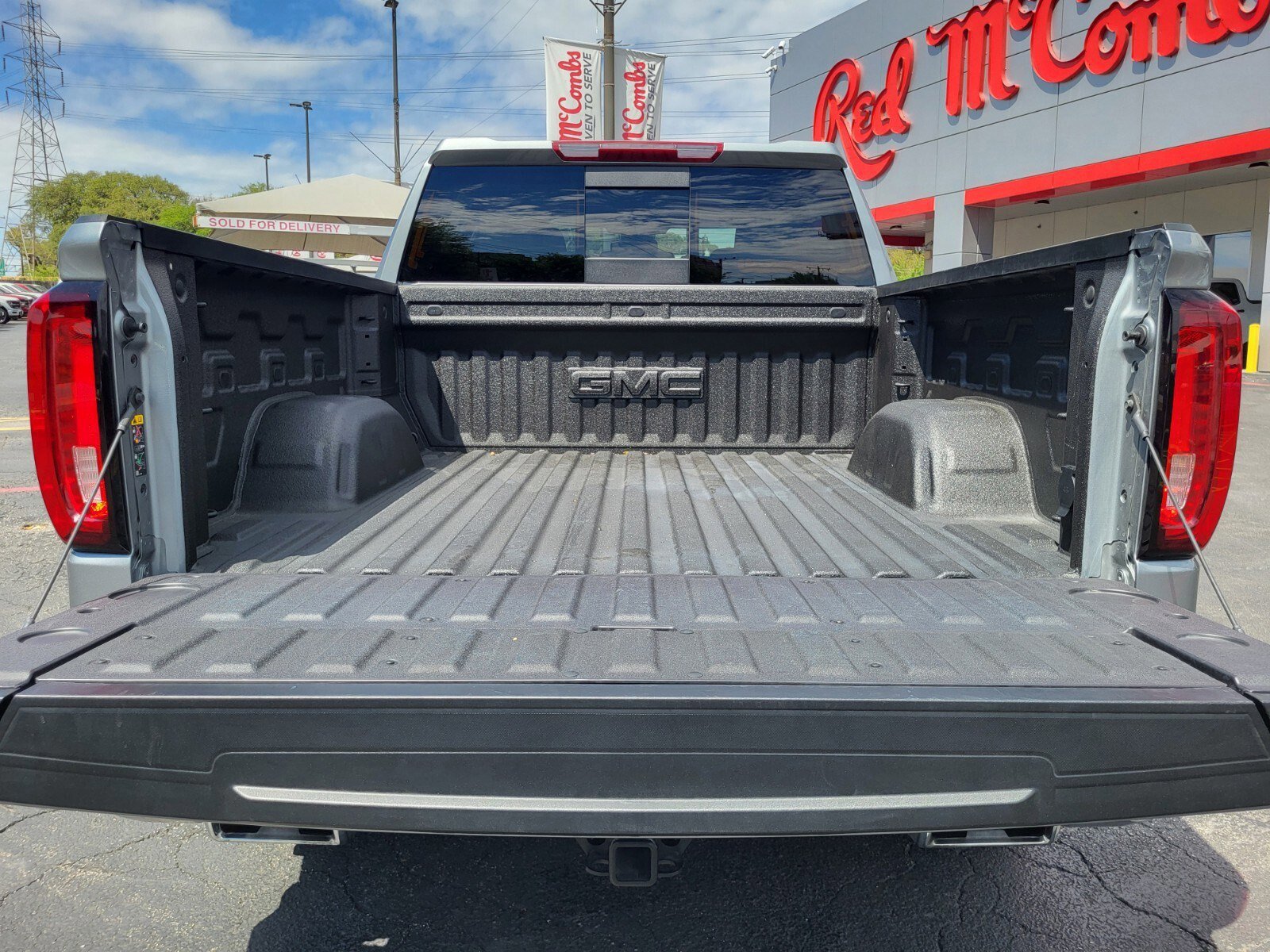 Used 2026 GMC Sierra 1500 SLT image 32