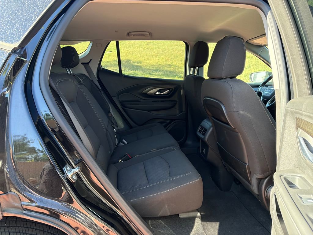 Used 2024 GMC Terrain SLE image 25