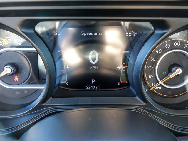Used 2026 Jeep Wrangler Unlimited Sahara AWD/4WD image 14