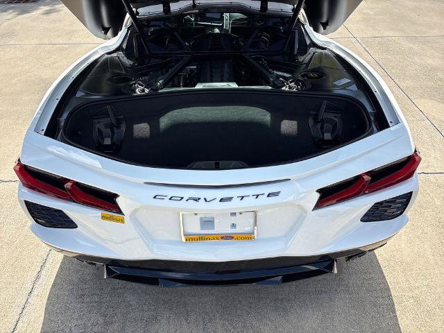 Used 2024 Chevrolet Corvette Stingray Preferred Cpe w/ Body-Color Dual Roof Package RWD image 29