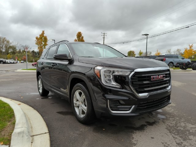 Used 2022 GMC Terrain SLE w/ Driver Convenience Package AWD/4WD image 7