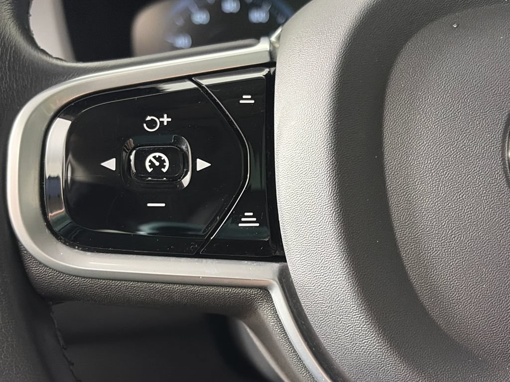 Used 2020 Volvo XC60 T6 Inscription AWD/4WD image 17