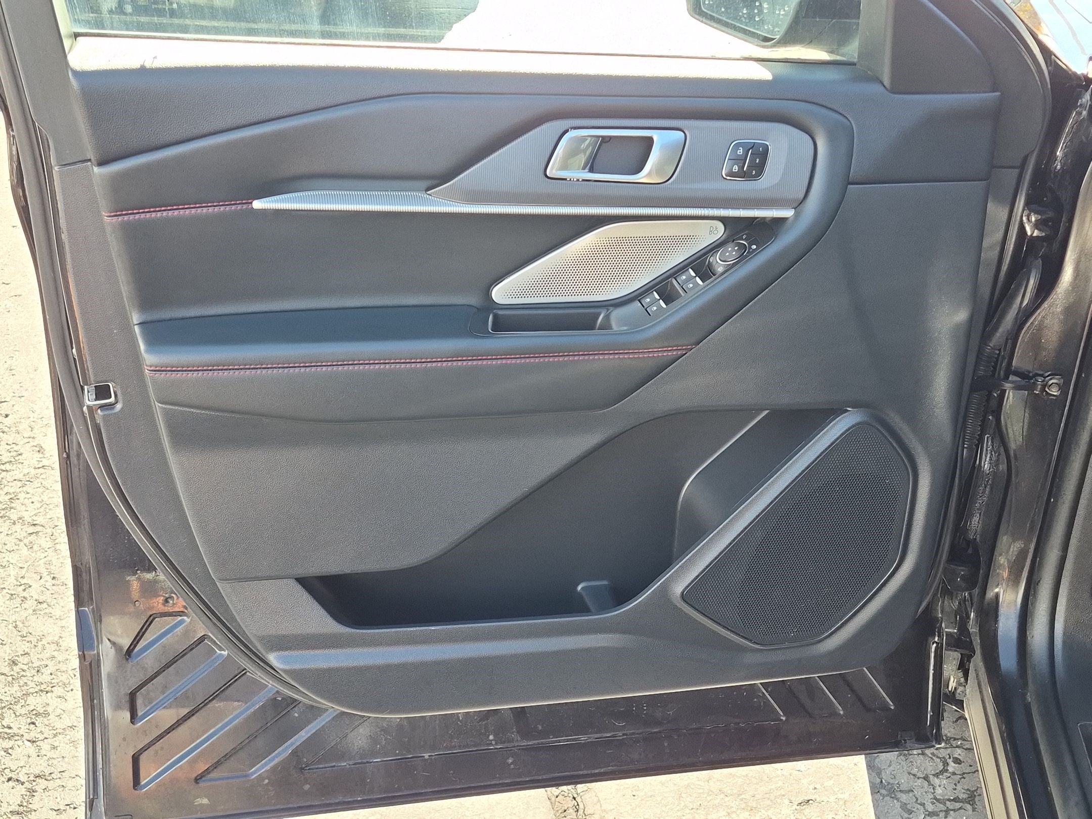 Certified 2025 Ford Explorer ST AWD/4WD image 15