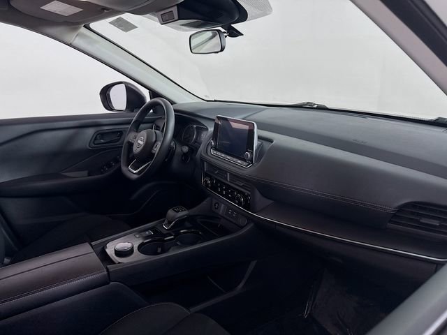 Used 2024 Nissan Rogue S image 26