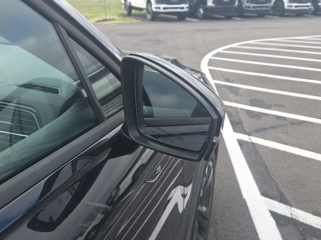 Used 2023 Volkswagen Tiguan SE R-Line AWD/4WD image 9