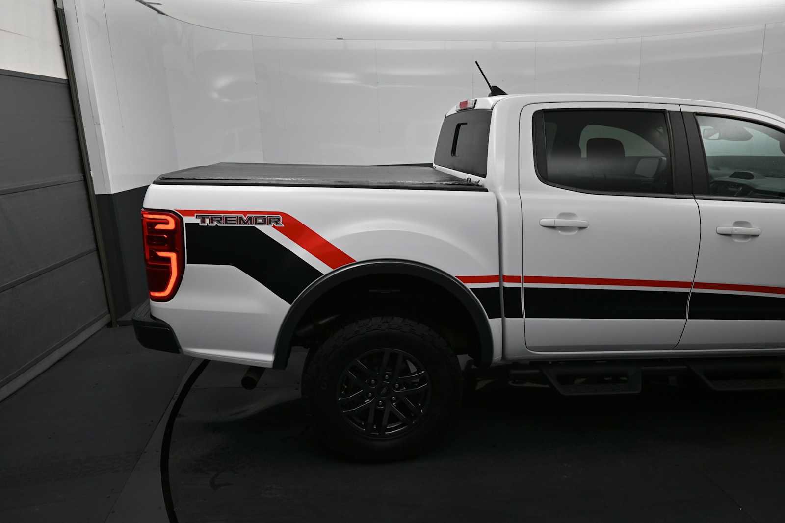 Certified 2021 Ford Ranger Lariat w/ Tremor Off-Road Package AWD/4WD image 13