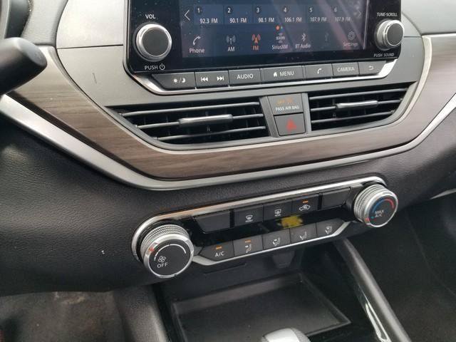 Used 2024 Nissan Altima 2.5 SV FWD image 21