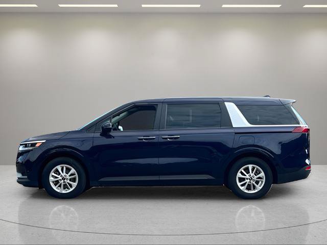 Used 2024 Kia Carnival LX FWD image 4
