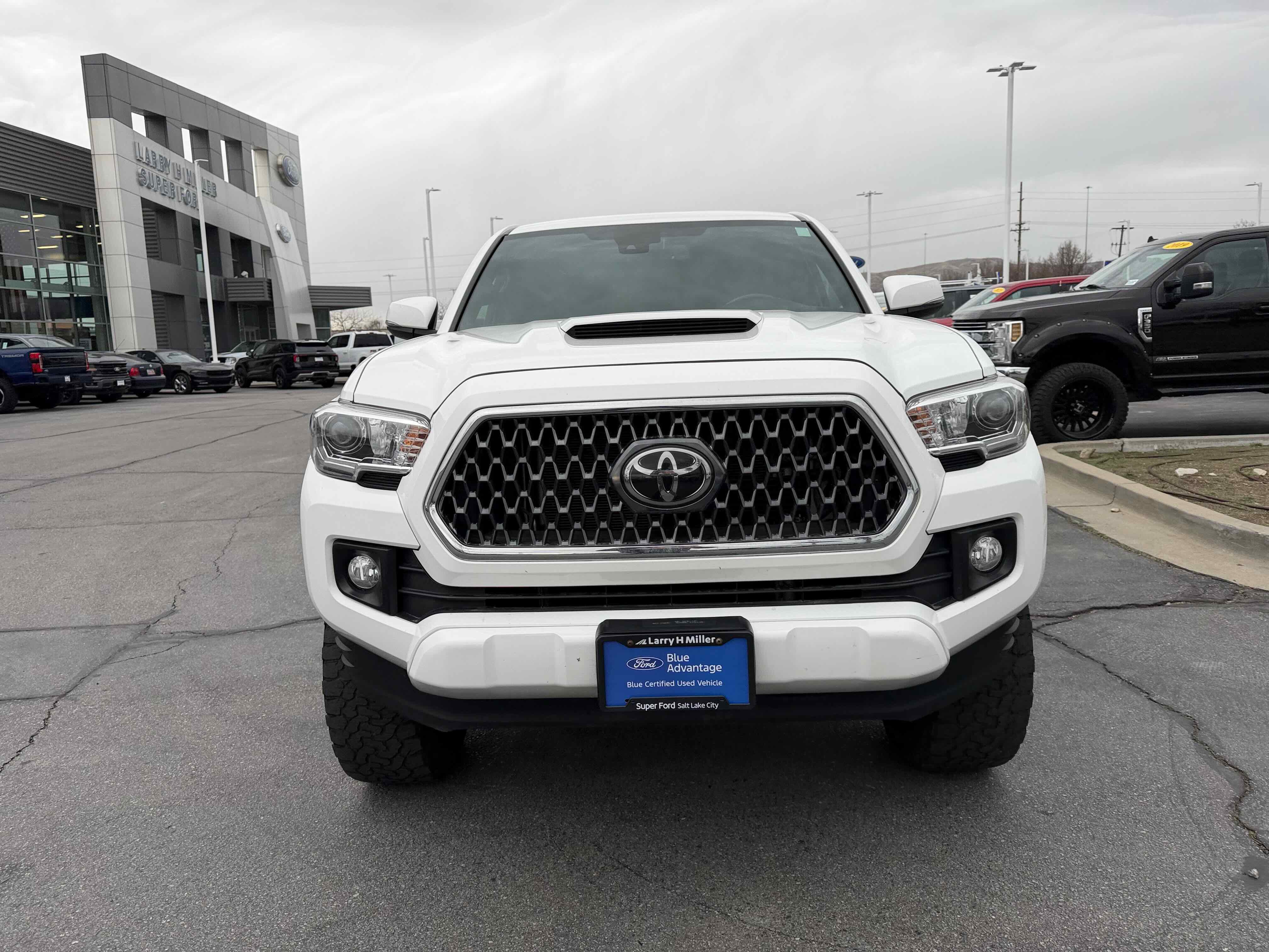 Used 2019 Toyota Tacoma TRD Sport image 12