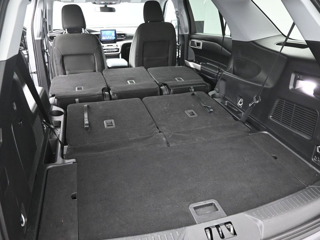 Certified 2023 Ford Explorer XLT RWD image 11