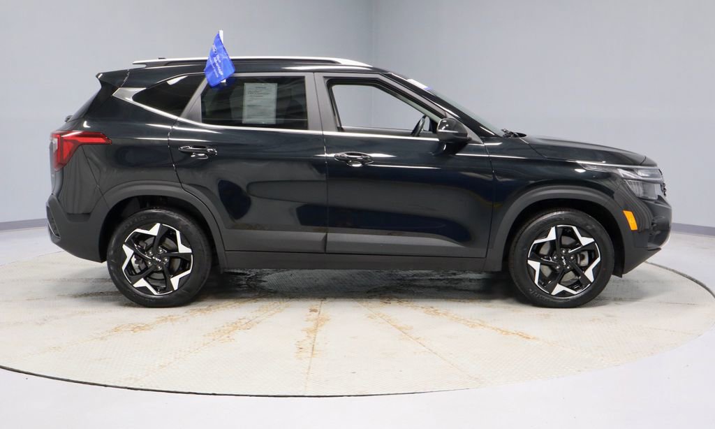 Used 2024 Kia Seltos EX AWD/4WD image 7