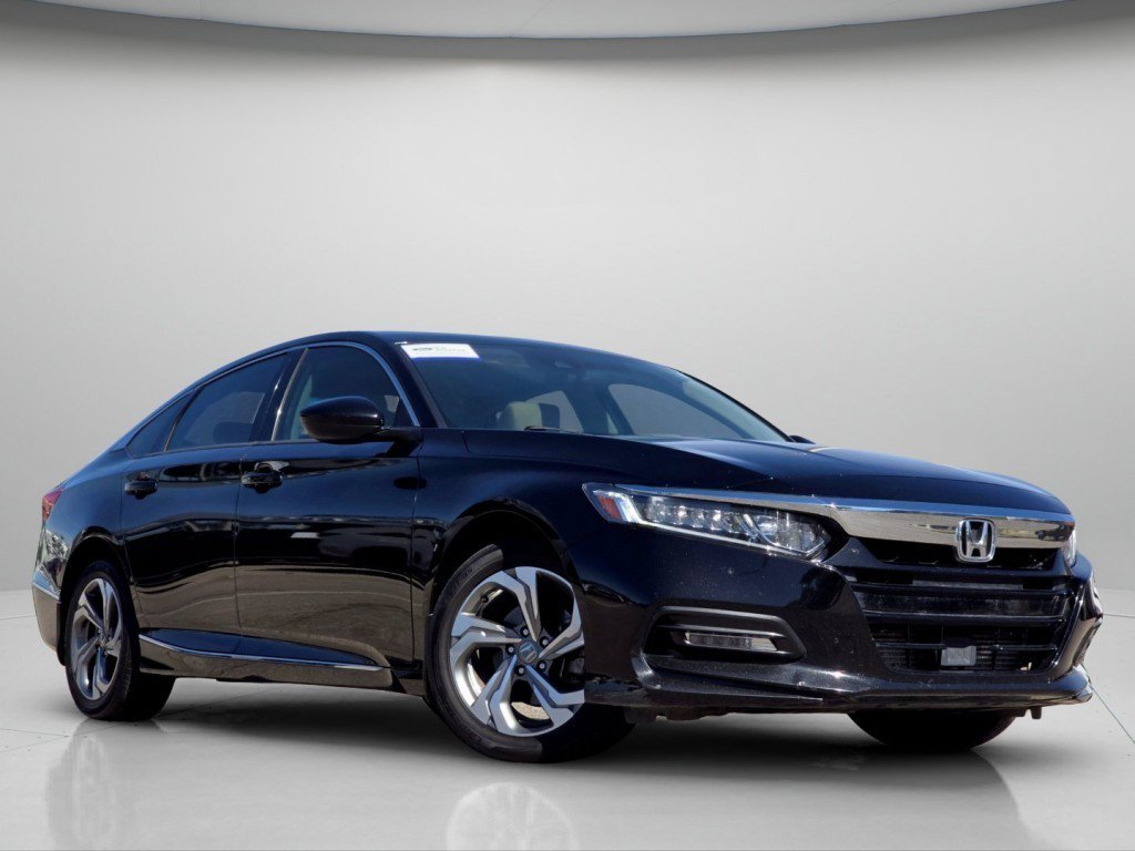 Used 2018 Honda Accord EX image 2