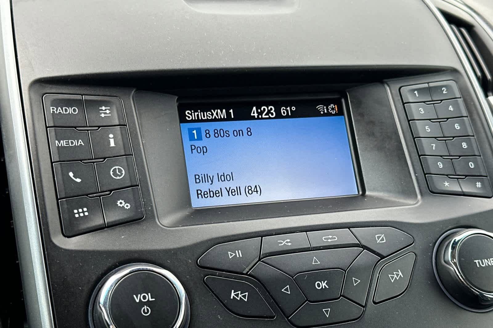 Certified 2019 Ford Edge SE w/ Cargo Accessory Package FWD image 19