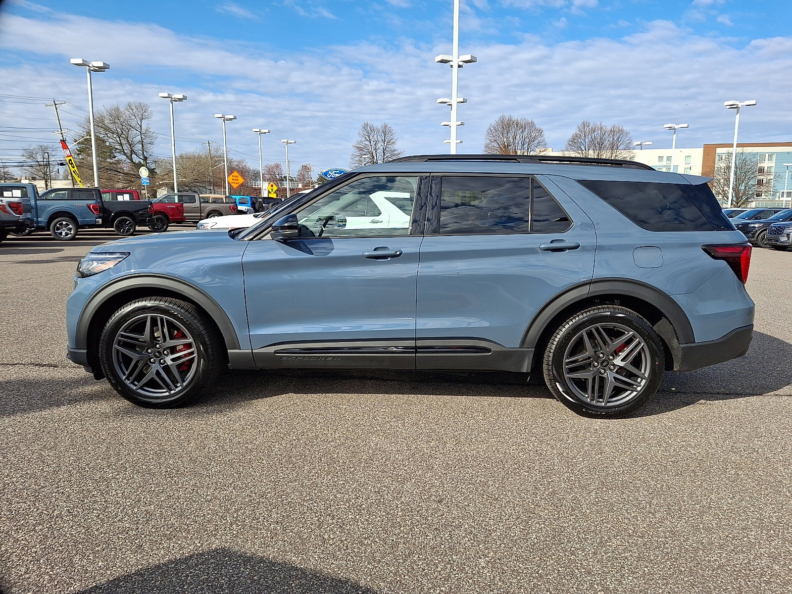 Certified 2025 Ford Explorer ST w/ Sun And Sound Package image 6