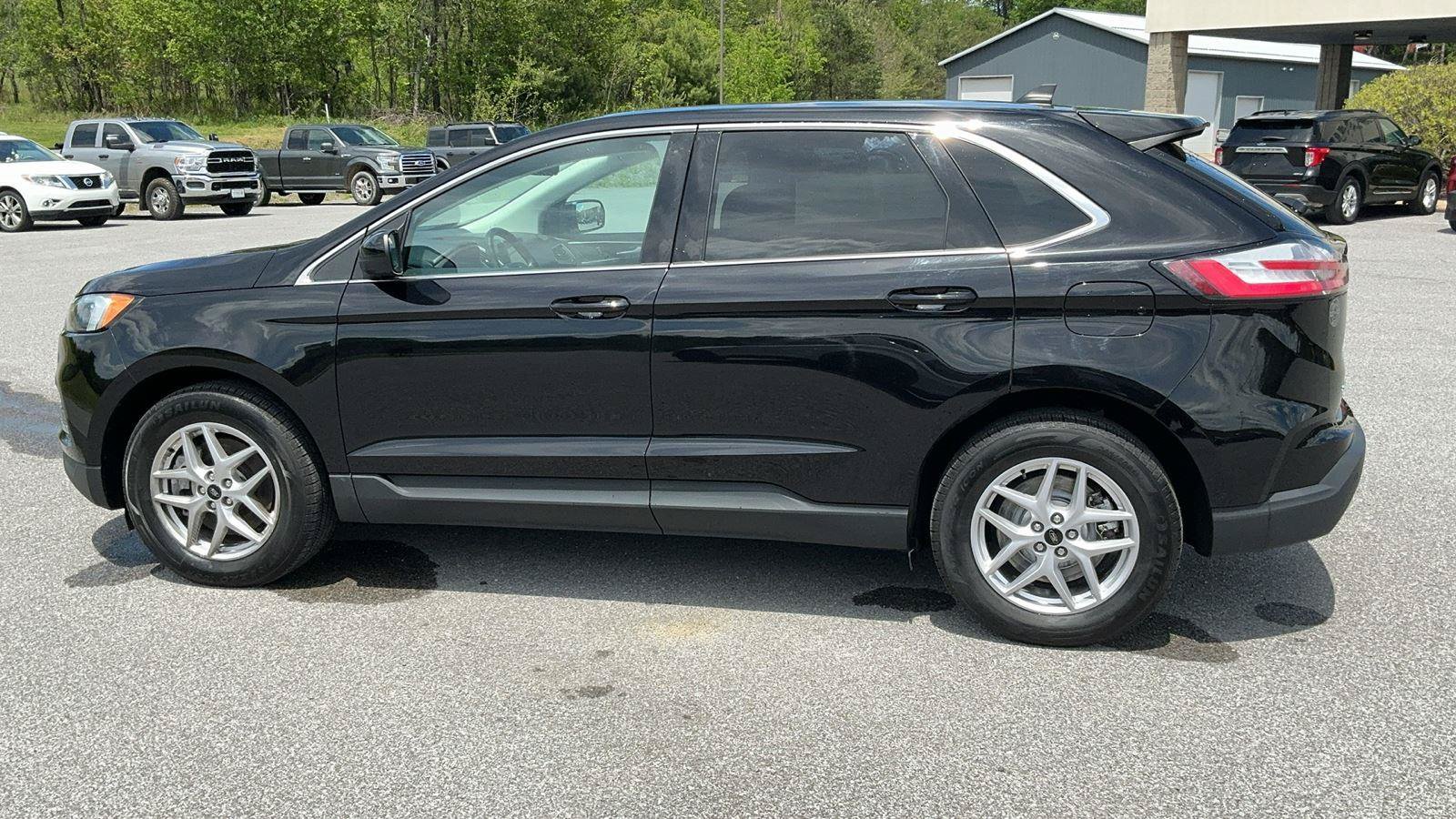 Certified 2023 Ford Edge SEL AWD/4WD image 11