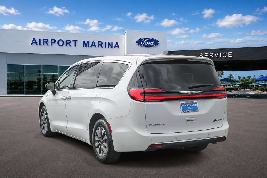 Used 2023 Chrysler Pacifica Touring-L FWD image 6