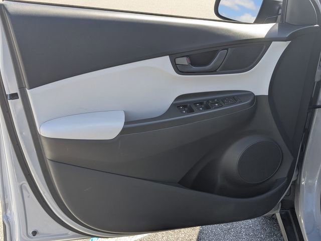 Used 2022 Hyundai Kona SEL image 9