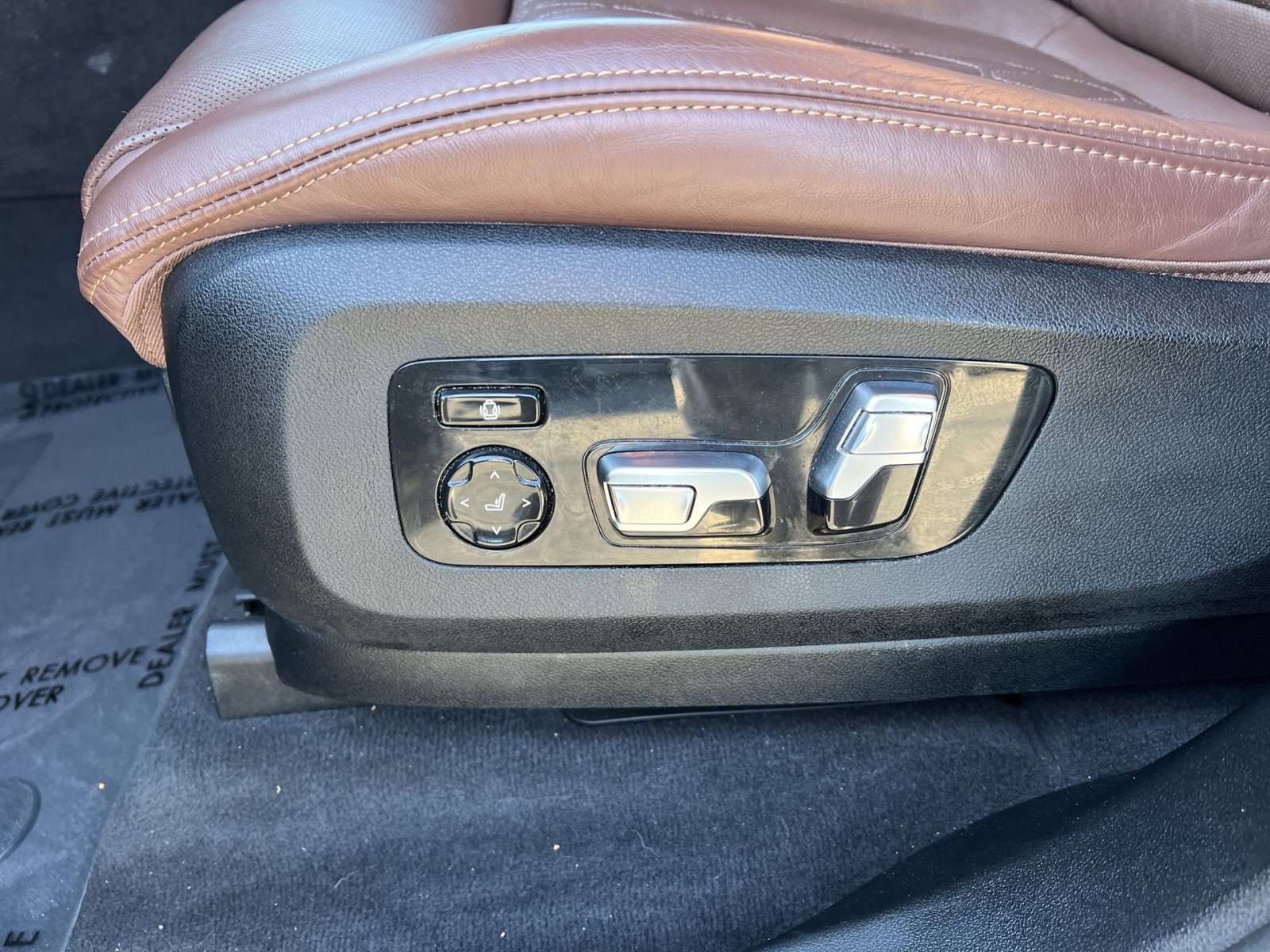 Used 2025 BMW X5 xDrive50e AWD/4WD image 14
