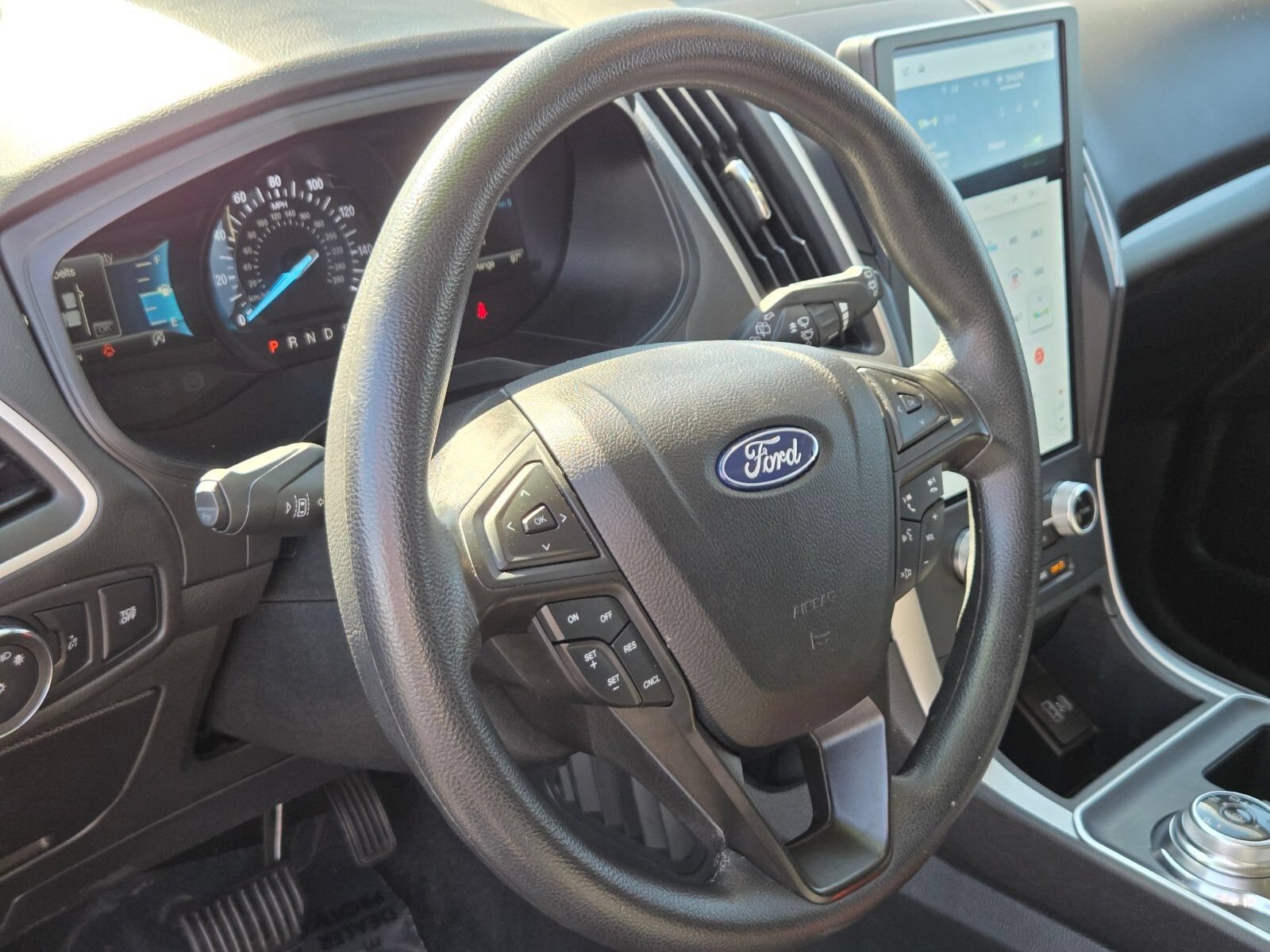 Certified 2022 Ford Edge SE w/ Black Appearance Package AWD/4WD image 18