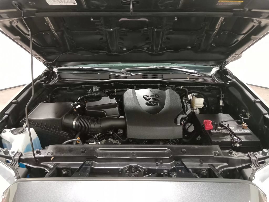 Used 2023 Toyota Tacoma SR5 AWD/4WD image 11