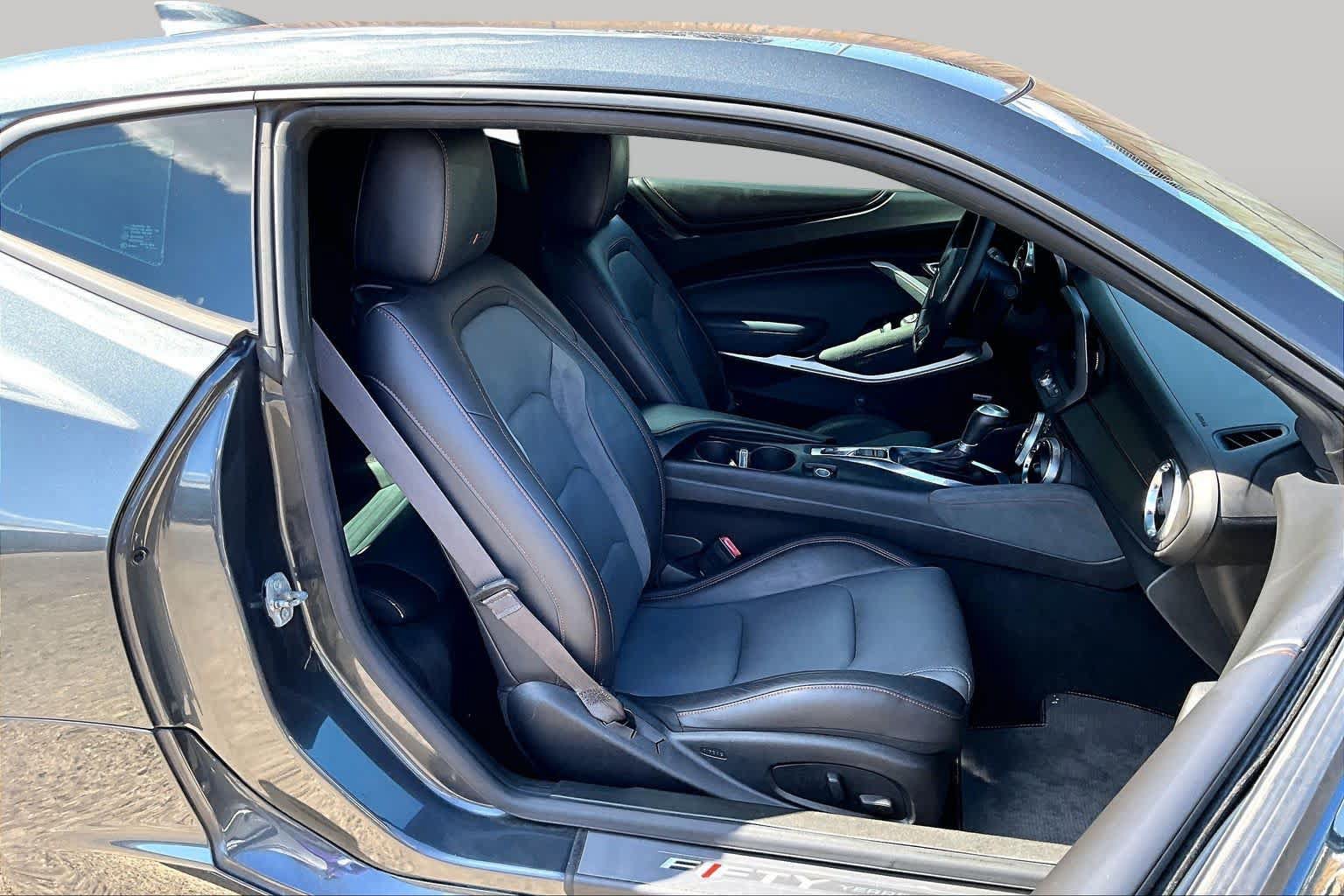 Used 2017 Chevrolet Camaro LT RWD image 9