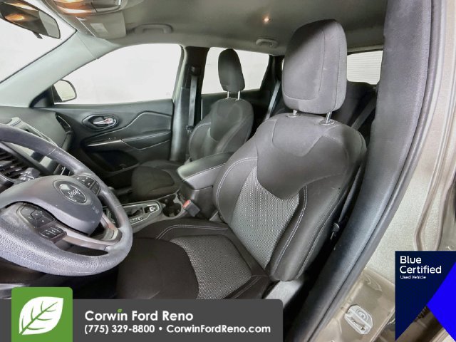Used 2020 Jeep Cherokee Latitude FWD image 23
