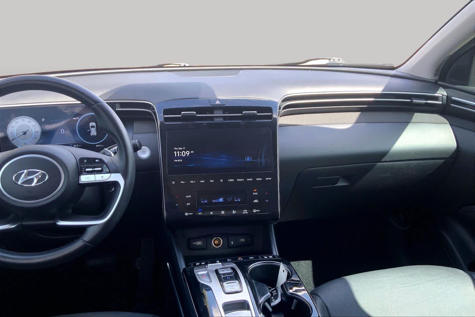 Used 2023 Hyundai Tucson Limited AWD/4WD image 7