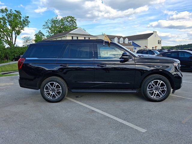 Certified 2025 Ford Expedition Active AWD/4WD image 17