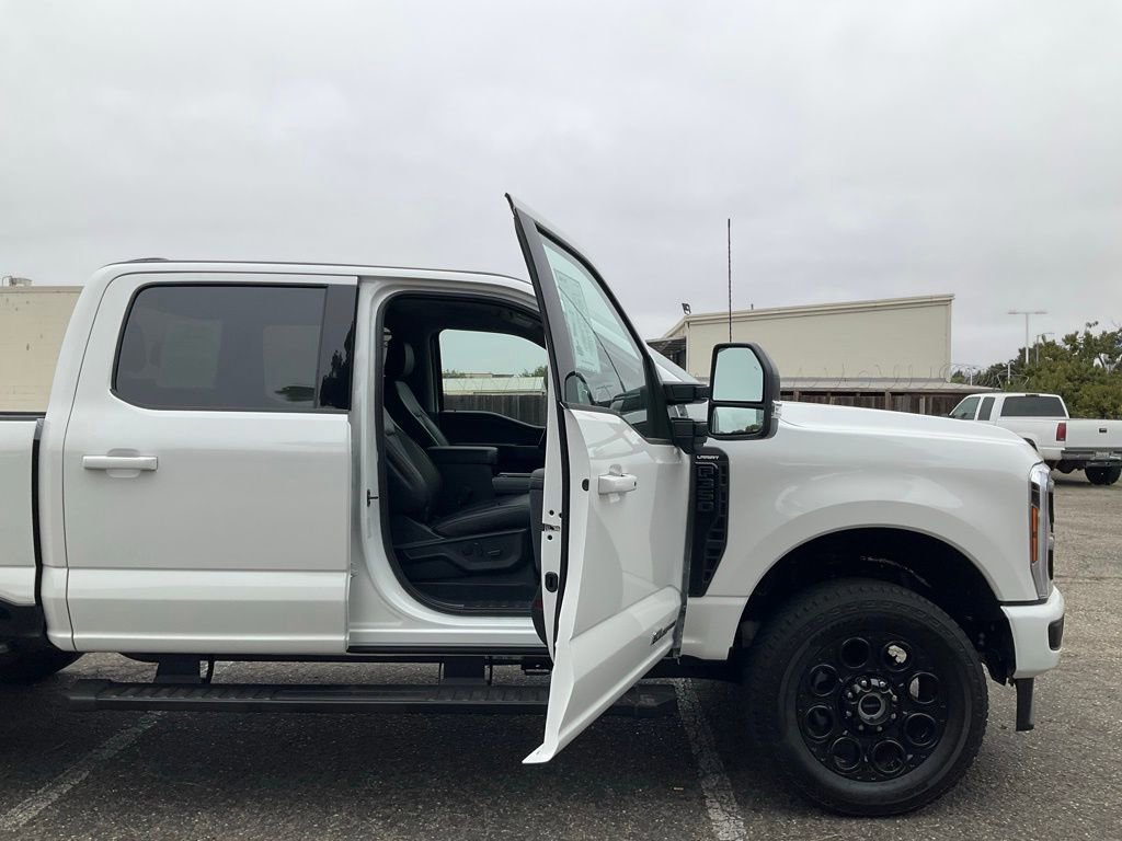 Certified 2025 Ford F350 Lariat w/ Black Appearance Package image 71