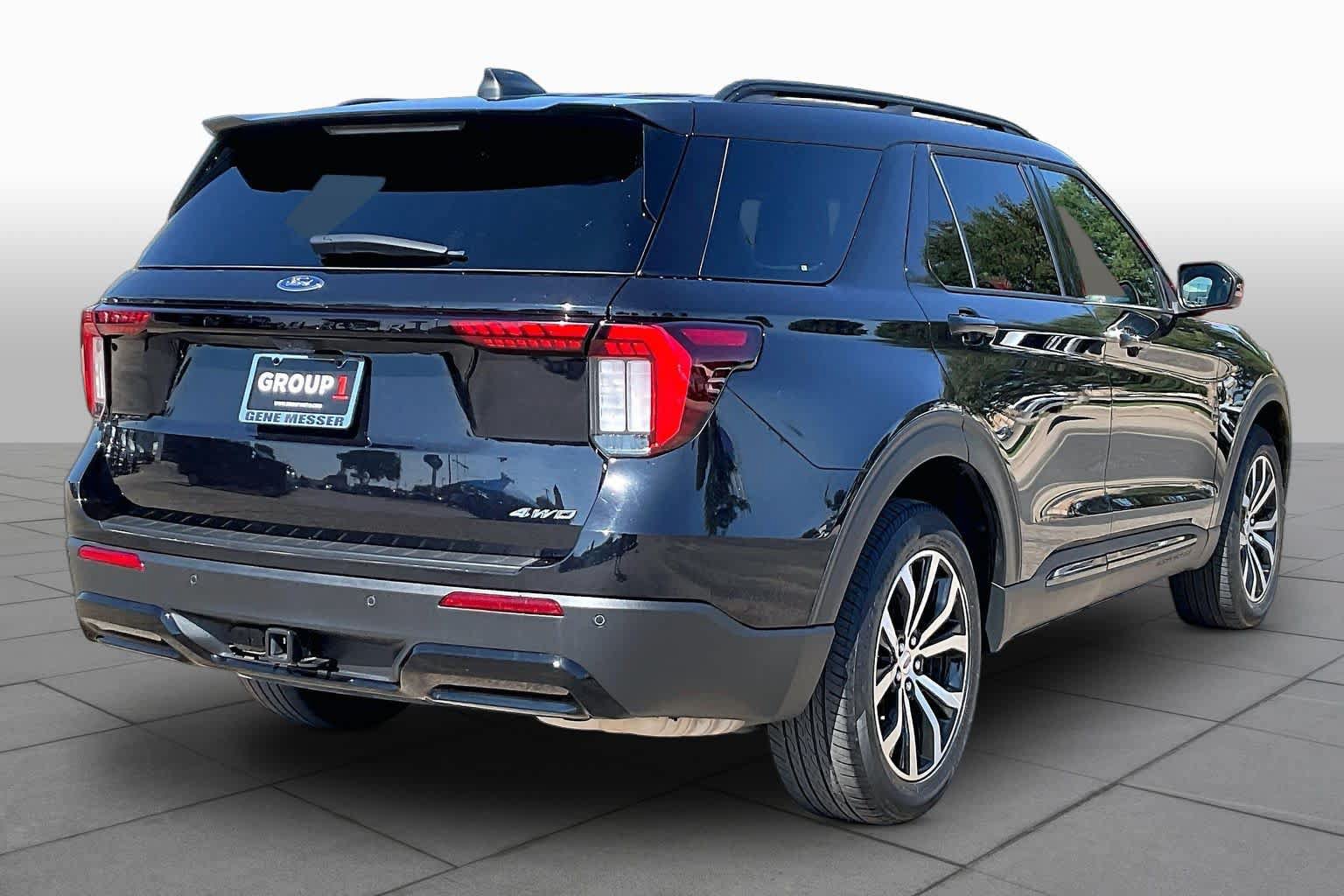 Certified 2025 Ford Explorer ST-Line AWD/4WD image 13