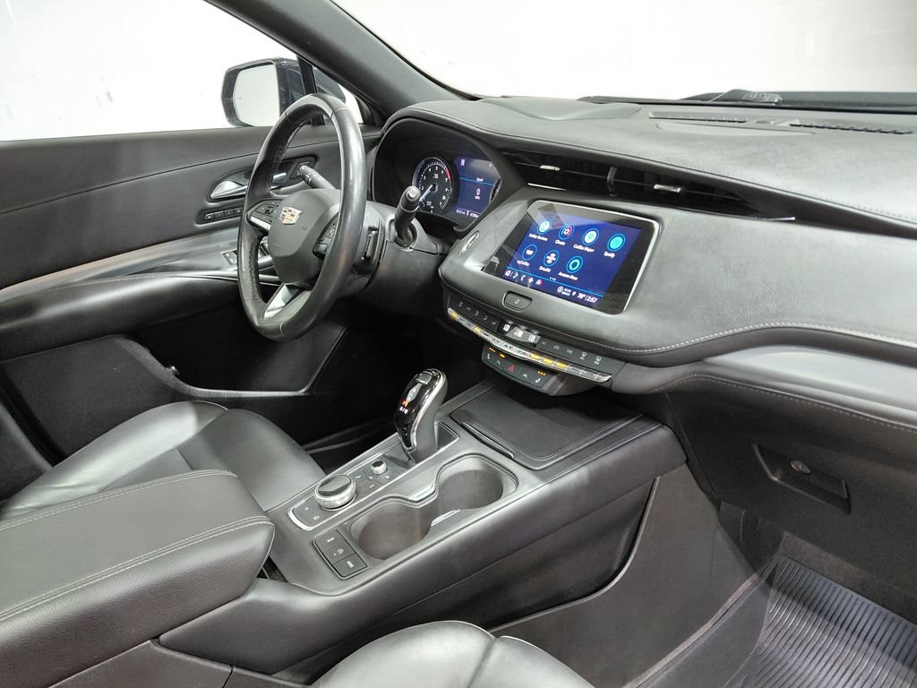 Used 2023 Cadillac XT4 Premium Luxury w/ Technology Package AWD/4WD image 28